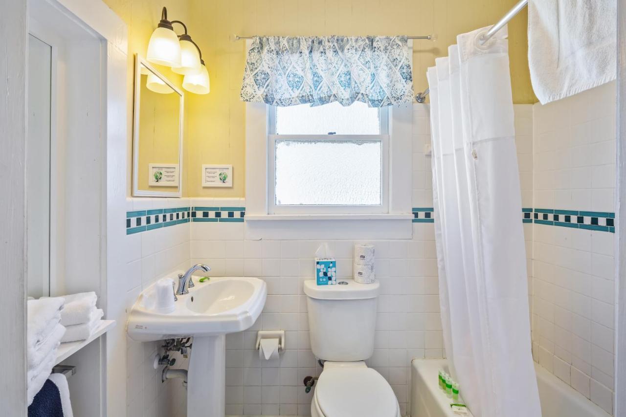 Kona Kai Oasis Bed & Breakfast Key West Exterior photo