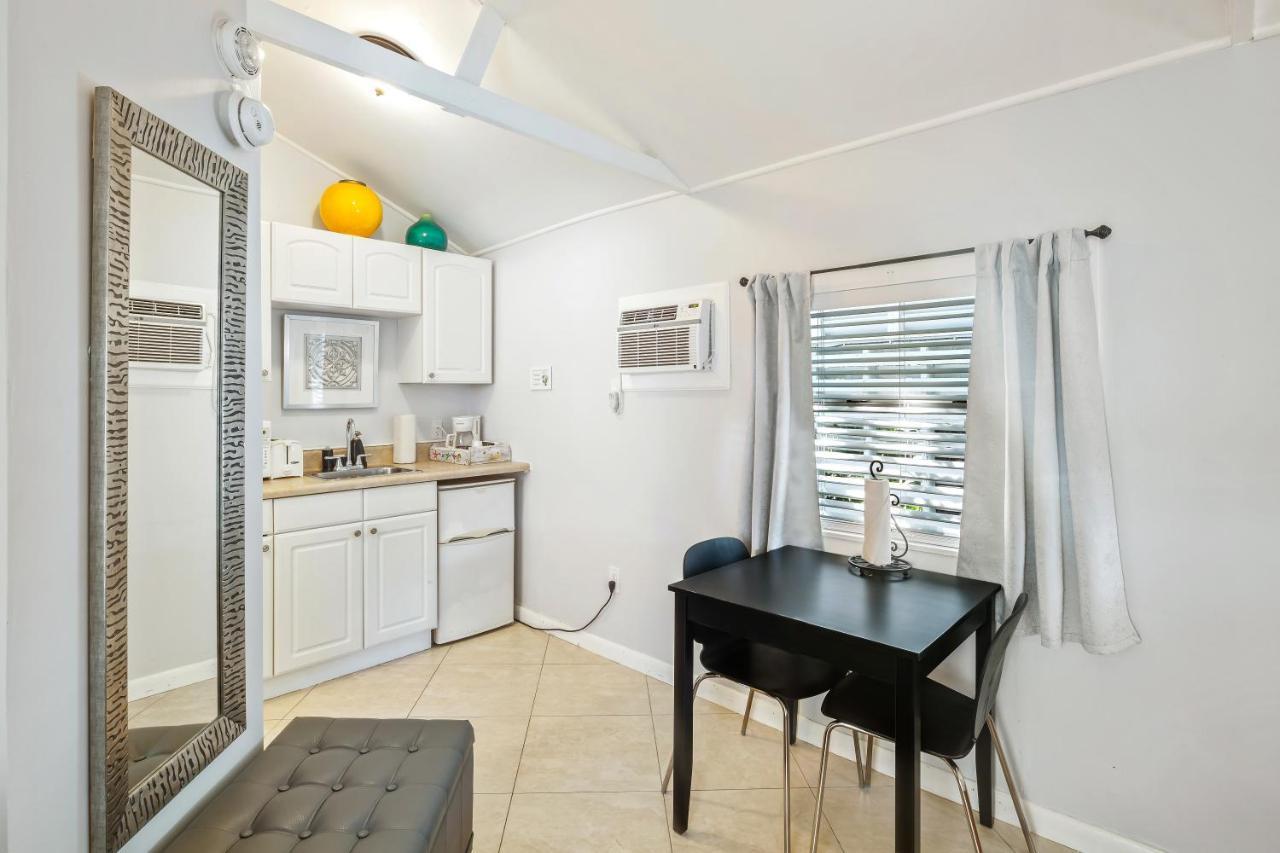 Kona Kai Oasis Bed & Breakfast Key West Exterior photo